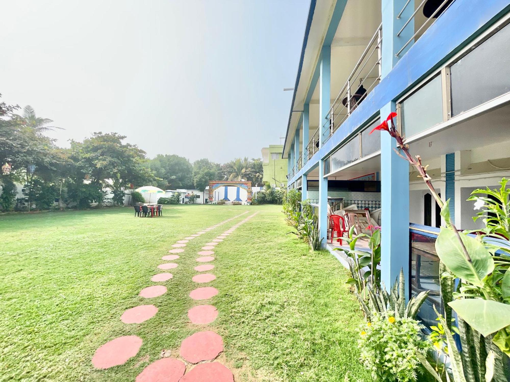 Hotel V-I Near Sea , Puri Private-Park -Gym-Spa Fully-Airconditioned-Hotel Lift-And-Parking-Facilities Breakfast-Included Ngoại thất bức ảnh