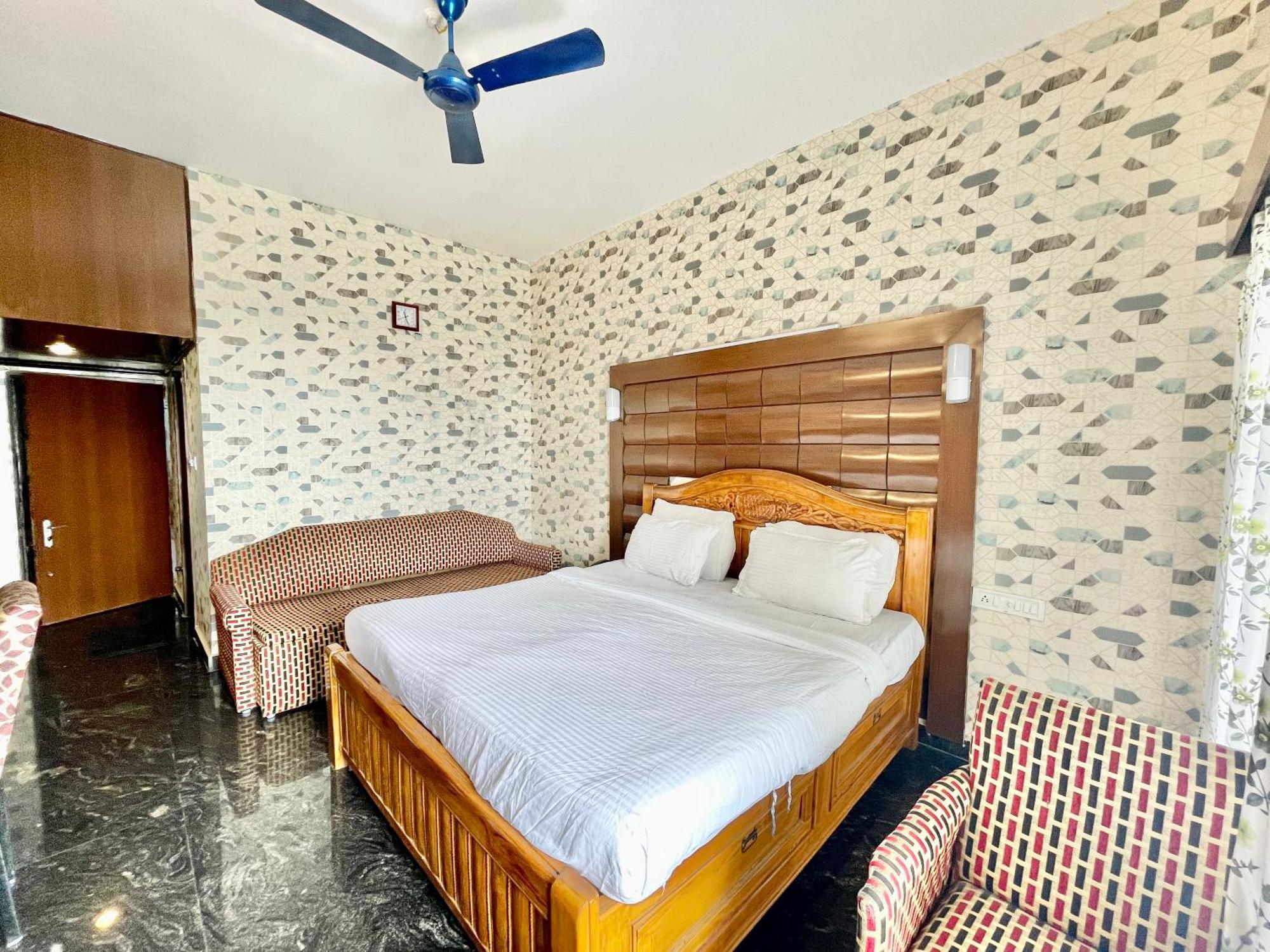 Hotel V-I Near Sea , Puri Private-Park -Gym-Spa Fully-Airconditioned-Hotel Lift-And-Parking-Facilities Breakfast-Included Ngoại thất bức ảnh