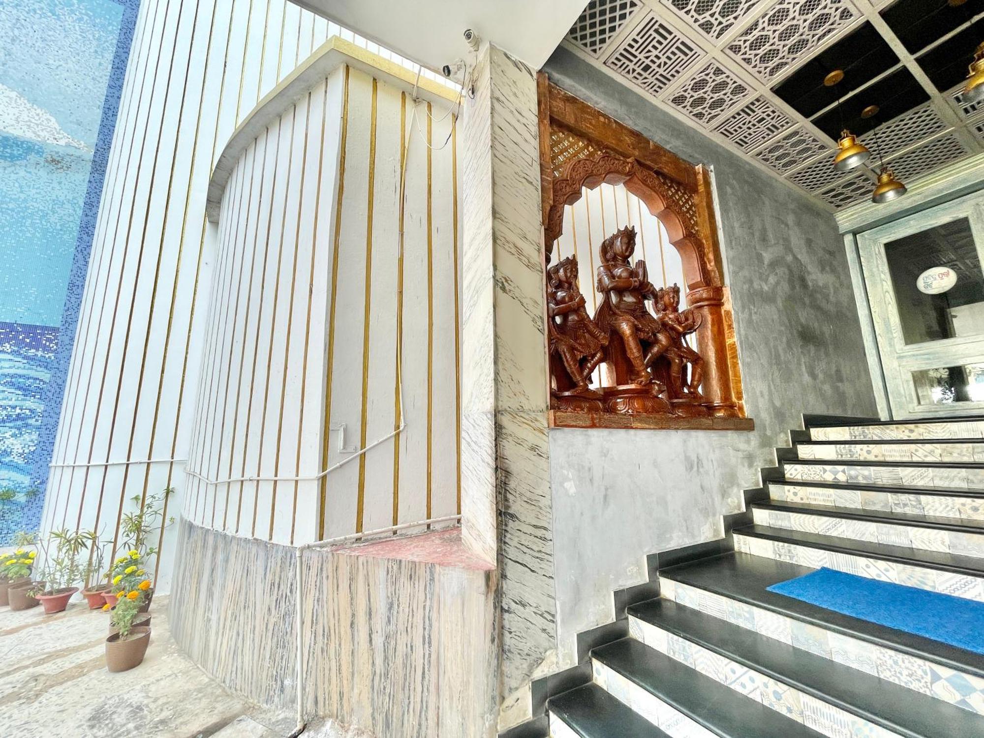 Hotel V-I Near Sea , Puri Private-Park -Gym-Spa Fully-Airconditioned-Hotel Lift-And-Parking-Facilities Breakfast-Included Ngoại thất bức ảnh