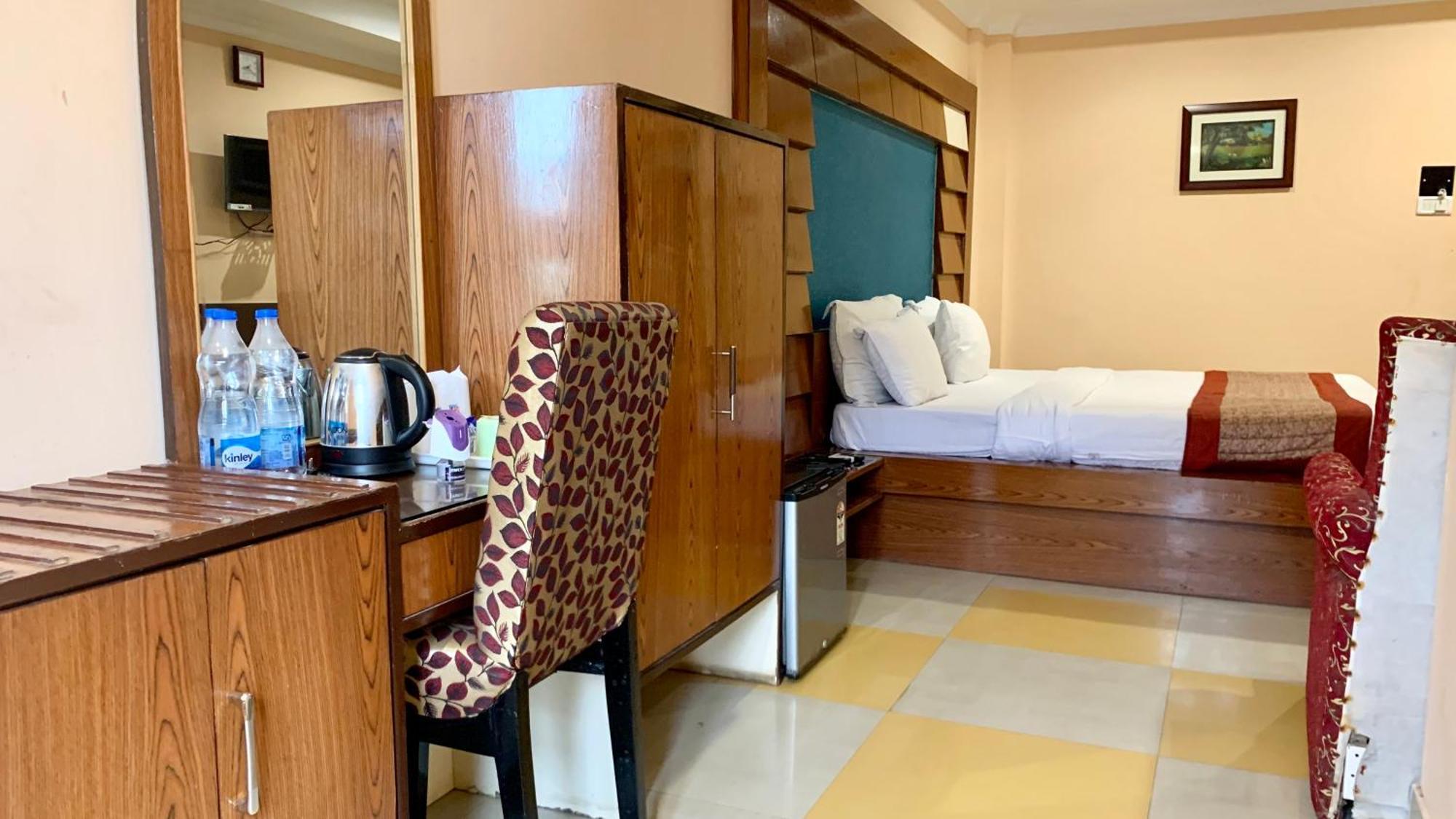 Hotel V-I Near Sea , Puri Private-Park -Gym-Spa Fully-Airconditioned-Hotel Lift-And-Parking-Facilities Breakfast-Included Ngoại thất bức ảnh