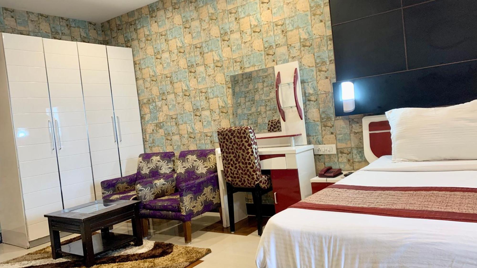 Hotel V-I Near Sea , Puri Private-Park -Gym-Spa Fully-Airconditioned-Hotel Lift-And-Parking-Facilities Breakfast-Included Ngoại thất bức ảnh