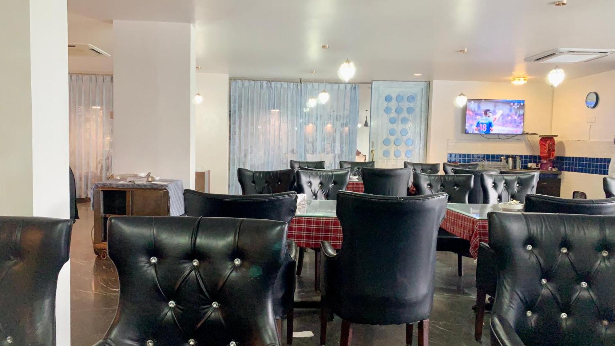 Hotel V-I Near Sea , Puri Private-Park -Gym-Spa Fully-Airconditioned-Hotel Lift-And-Parking-Facilities Breakfast-Included Ngoại thất bức ảnh